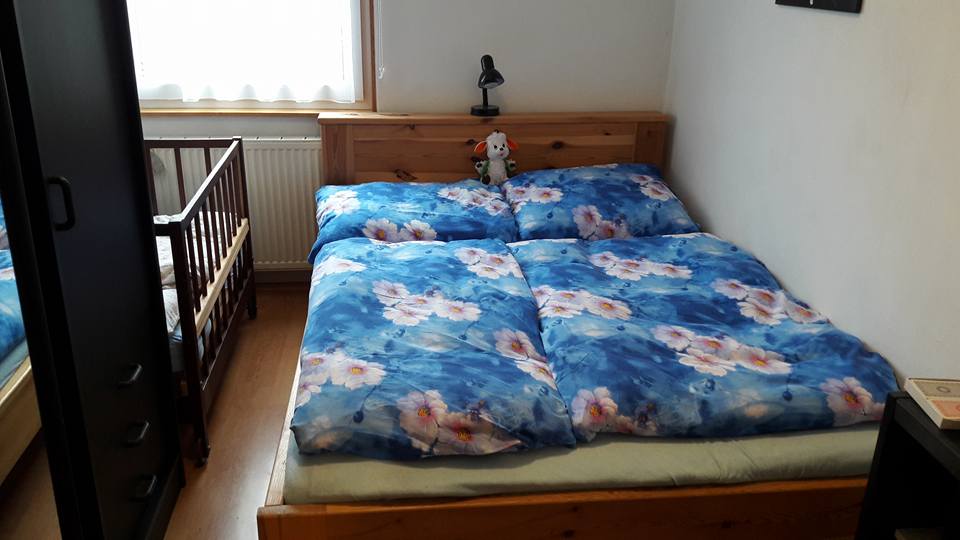 Apartmán Lipno ubytování v soukromí přehrada Lipno ideální pro rodiny s dětmi a skupiny ve dvou apartmá každé do 7 os. 2 A.-14 os.