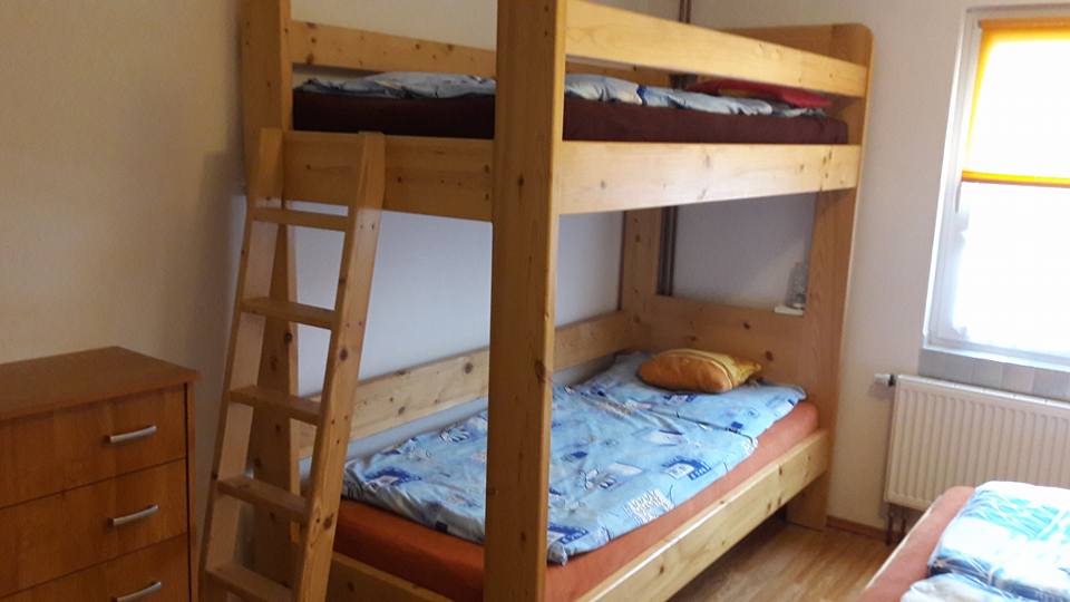 Apartmán Lipno ubytování v soukromí přehrada Lipno ideální pro rodiny s dětmi a skupiny ve dvou apartmá každé do 7os. 2 A.-14 os.