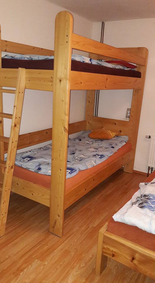 Apartmán Lipno ubytování v soukromí přehrada Lipno ideální pro rodiny s dětmi a skupiny ve dvou apartmá každé do 7os. 2 A.-14 os.